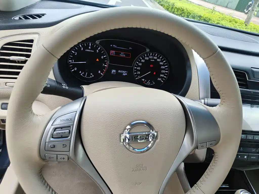 NISSAN TEANA 2015