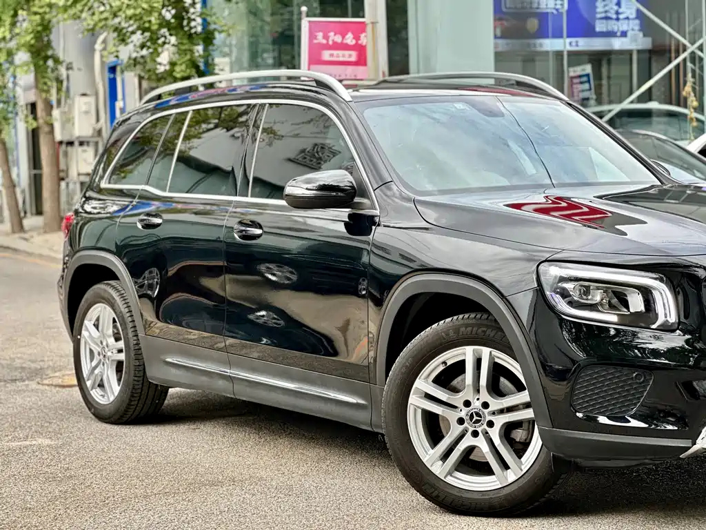 MERCEDES BENZ GLB 2023