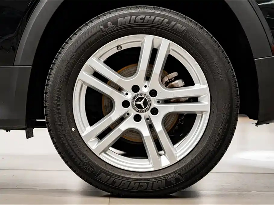 MERCEDES BENZ GLB 2023