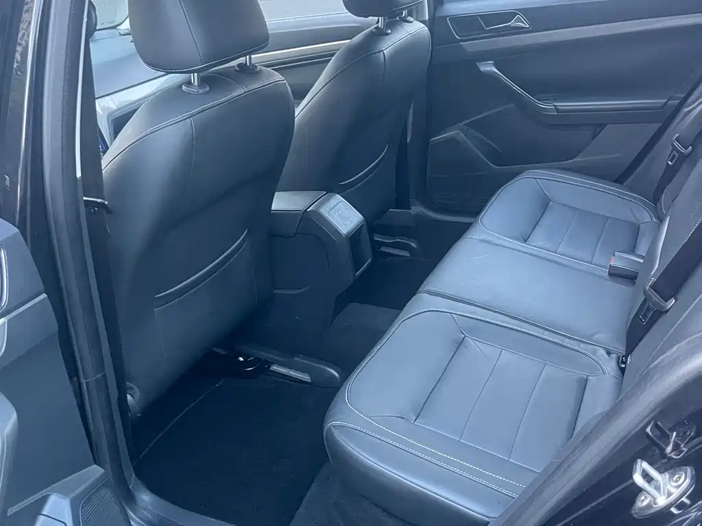 VOLKSWAGEN LAVIDA 2016
