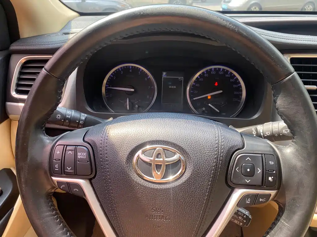 TOYOTA HIGHLANDER 2018