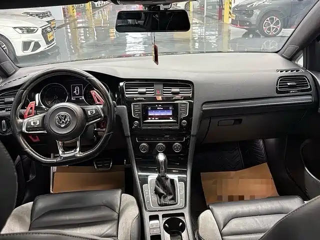 VOLKSWAGEN GOLF 2016