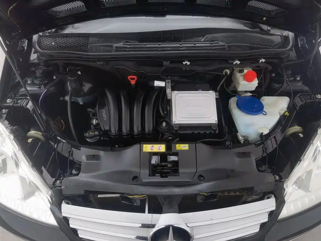 MERCEDES BENZ A-CLASS IMPORT 2011