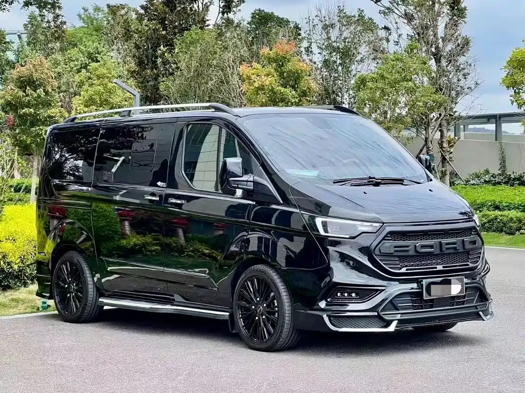 FORD TOUREO 2024