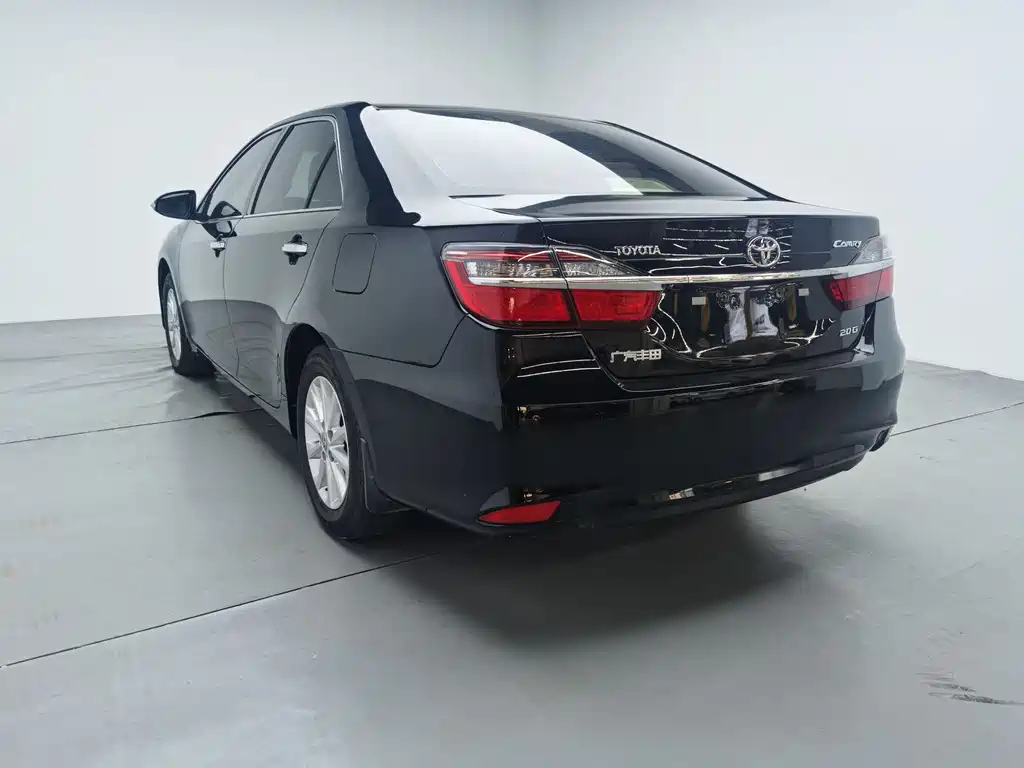TOYOTA CAMRY 2016