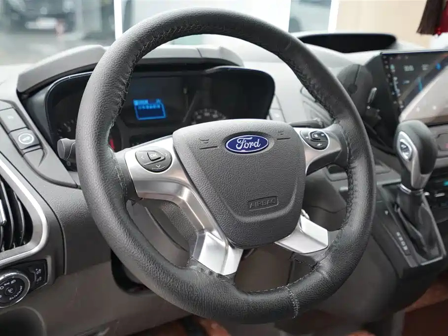 FORD TOUREO 2020