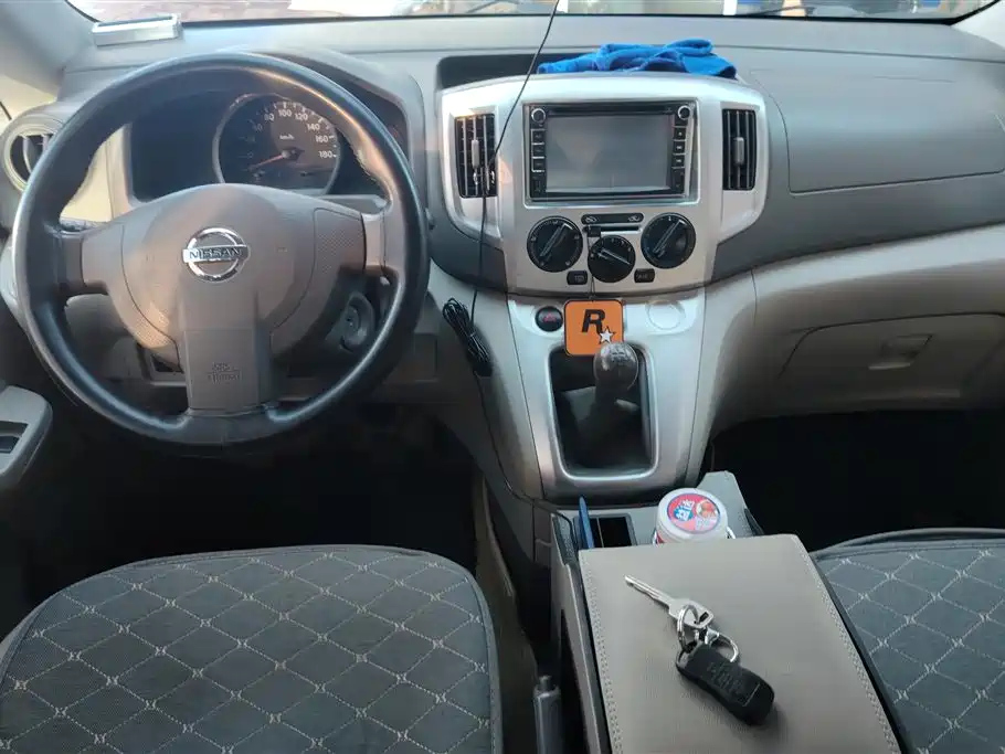 NISSAN NV200 2014