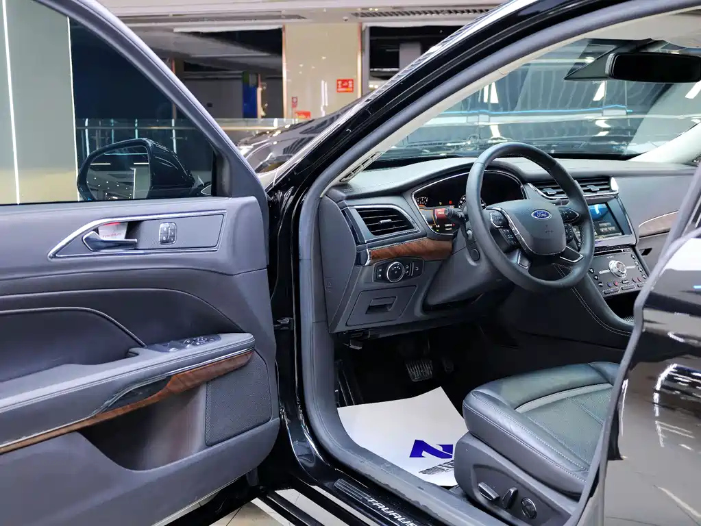 FORD TAURUS 2016