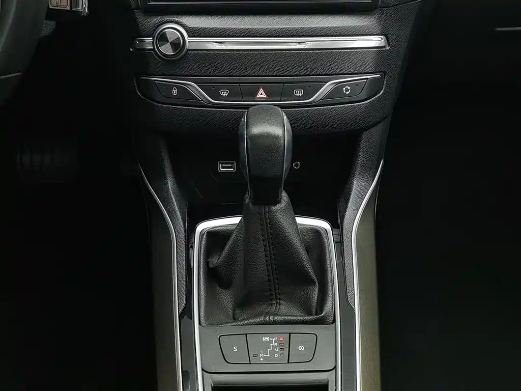 PEUGEOT 408 2016