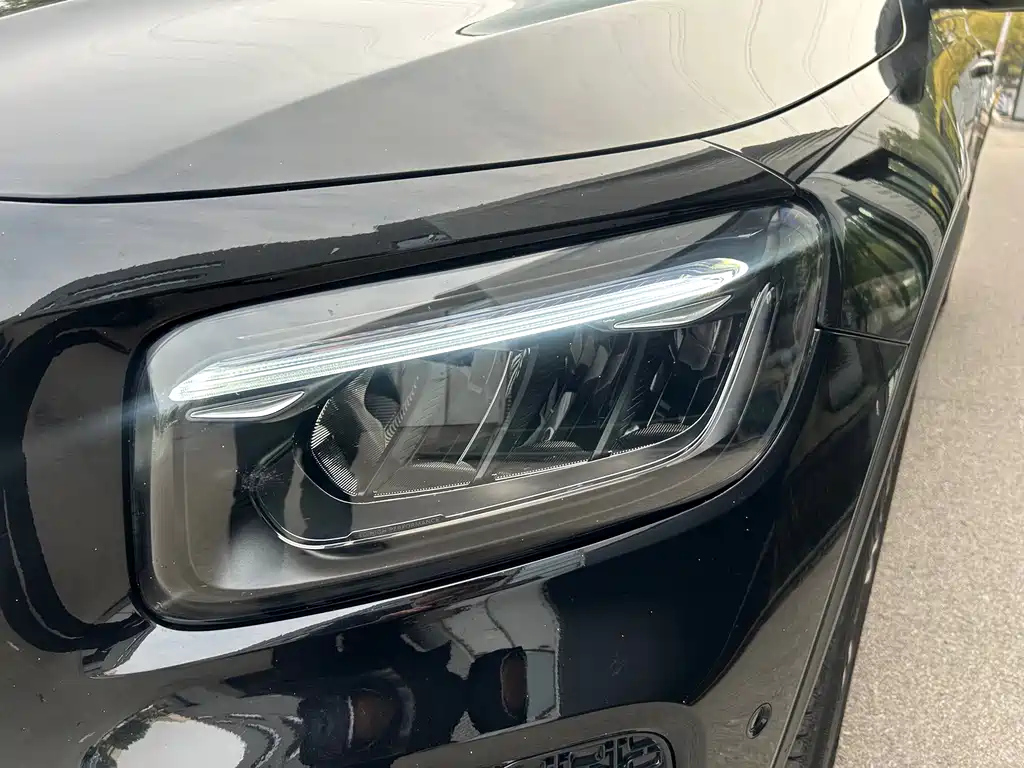 MERCEDES BENZ GLB 2023