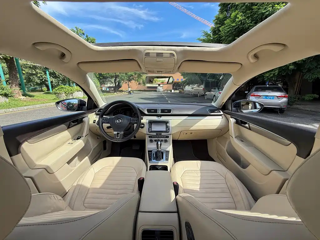 VOLKSWAGEN MAGOTAN 2013