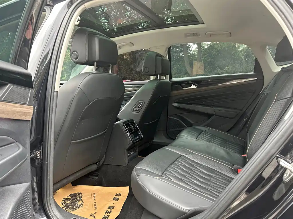 VOLKSWAGEN PASSAT 2019