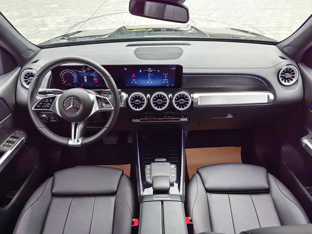 MERCEDES BENZ GLB 2023