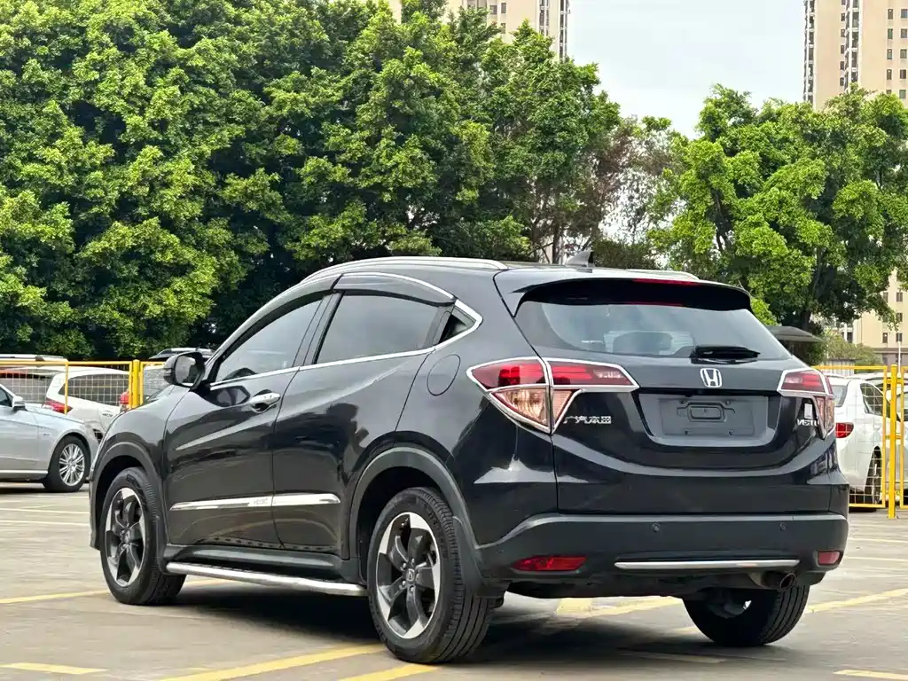HONDA VEZEL 2015
