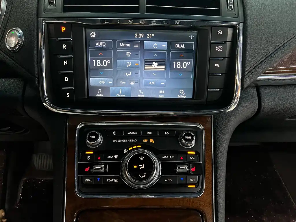 LINCOLN CONTINENTAL 2019