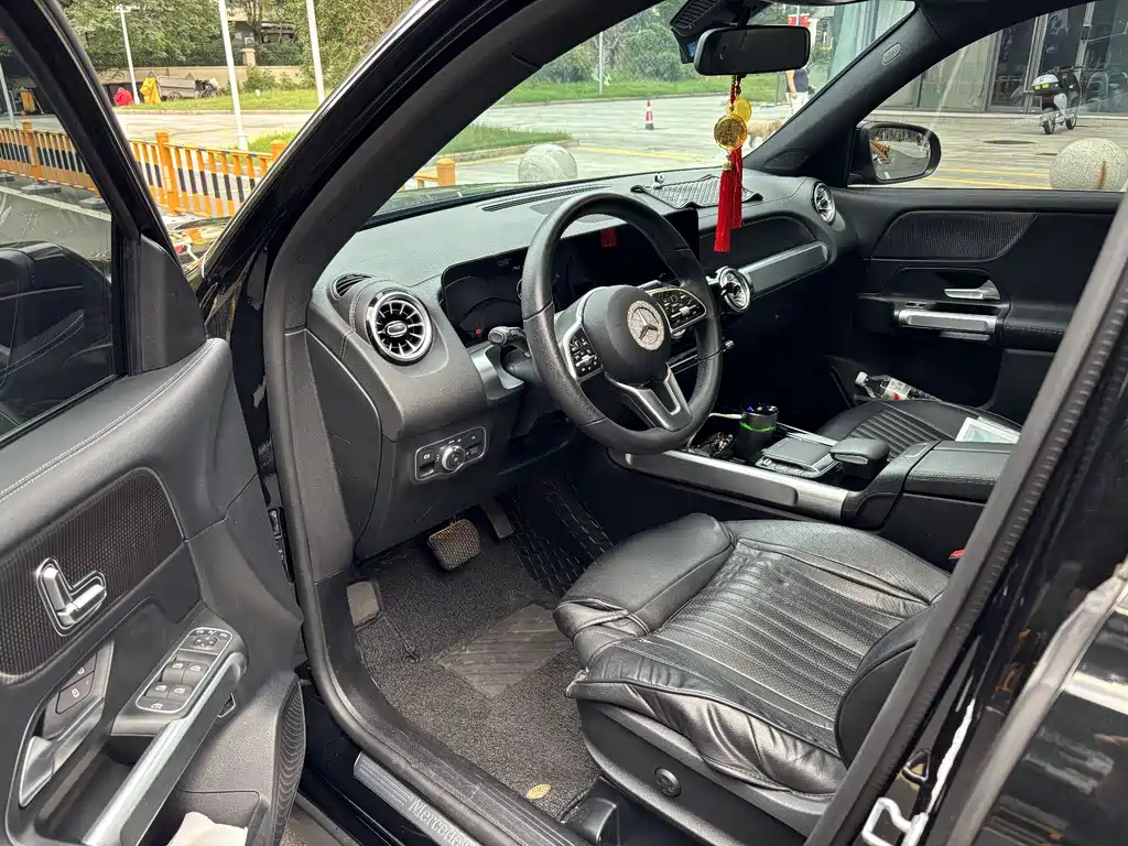 MERCEDES BENZ GLB 2023