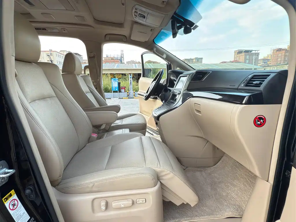 TOYOTA ALPHARD 2012
