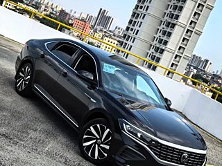 VOLKSWAGEN PASSAT 2024