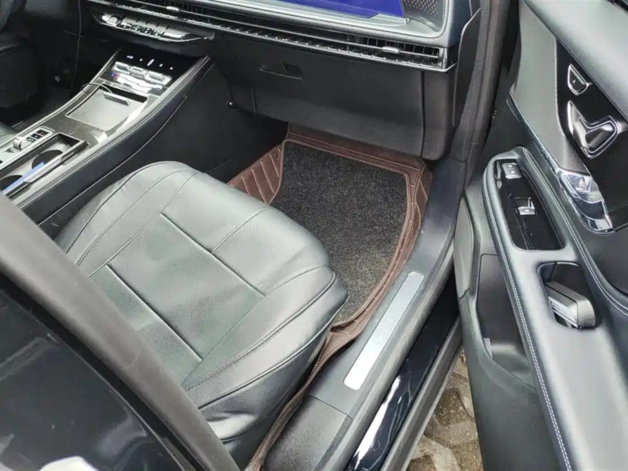 LINCOLN ADVENTURER 2023