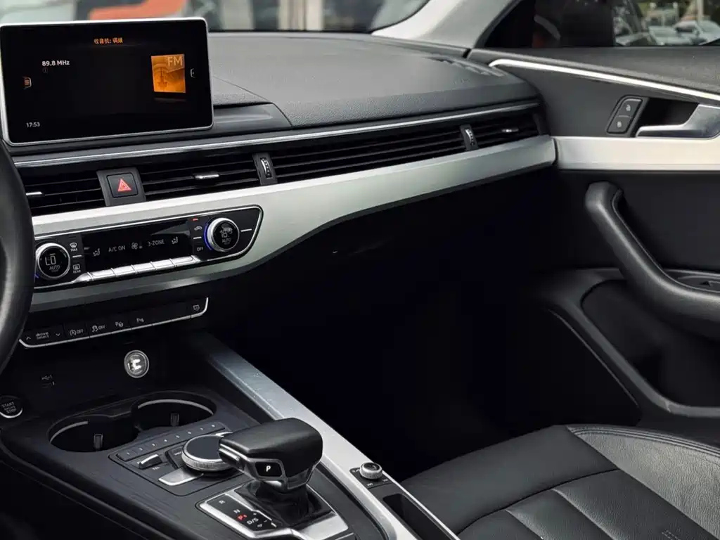 AUDI A4L 2019