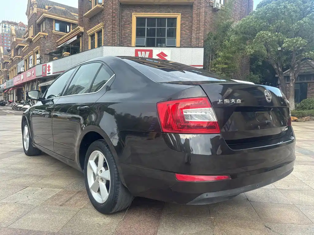 SKODA OCTAVIA 2015