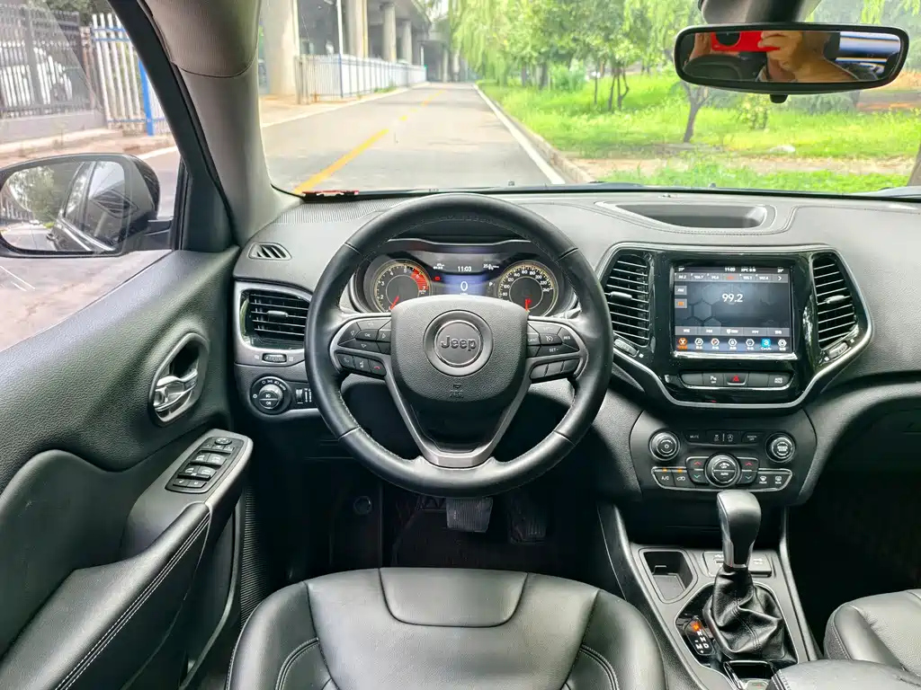 JEEP CHEROKEE 2020