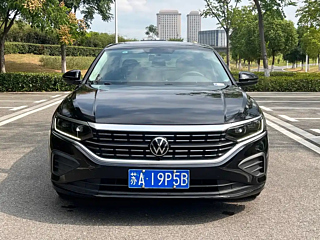 VOLKSWAGEN PASSAT 2023