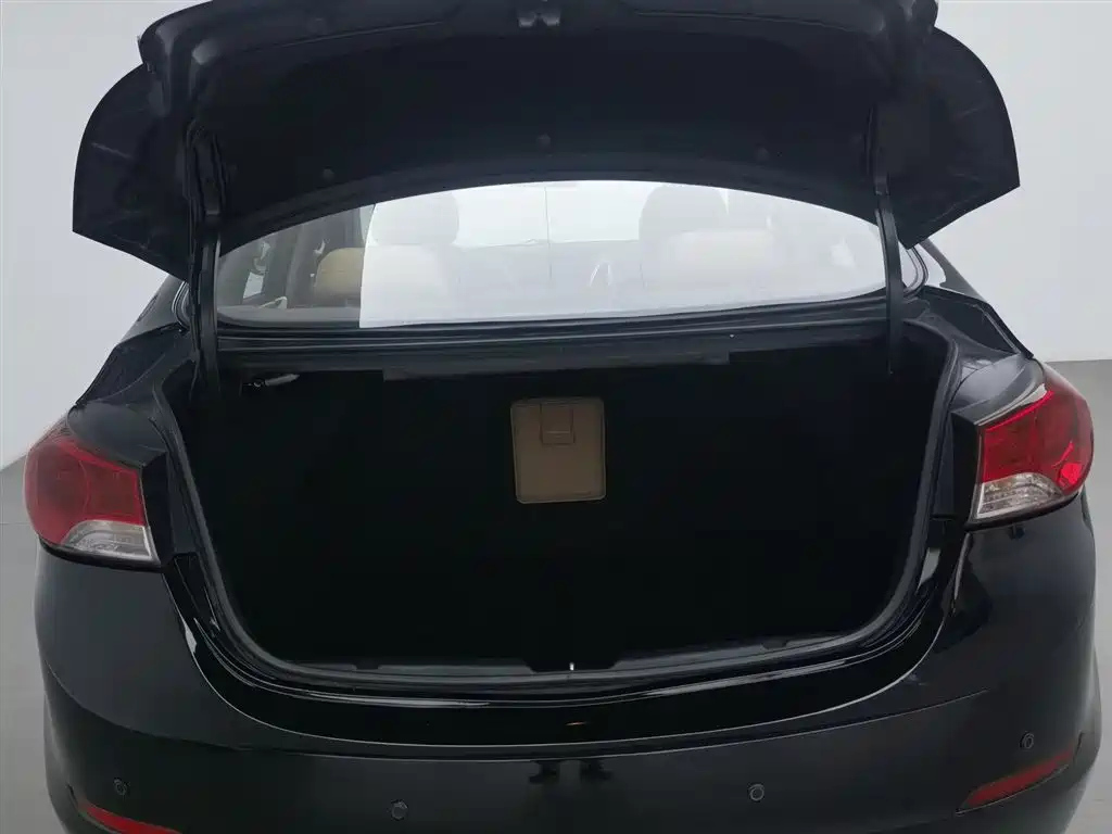 HYUNDAI ELANTRA 2013