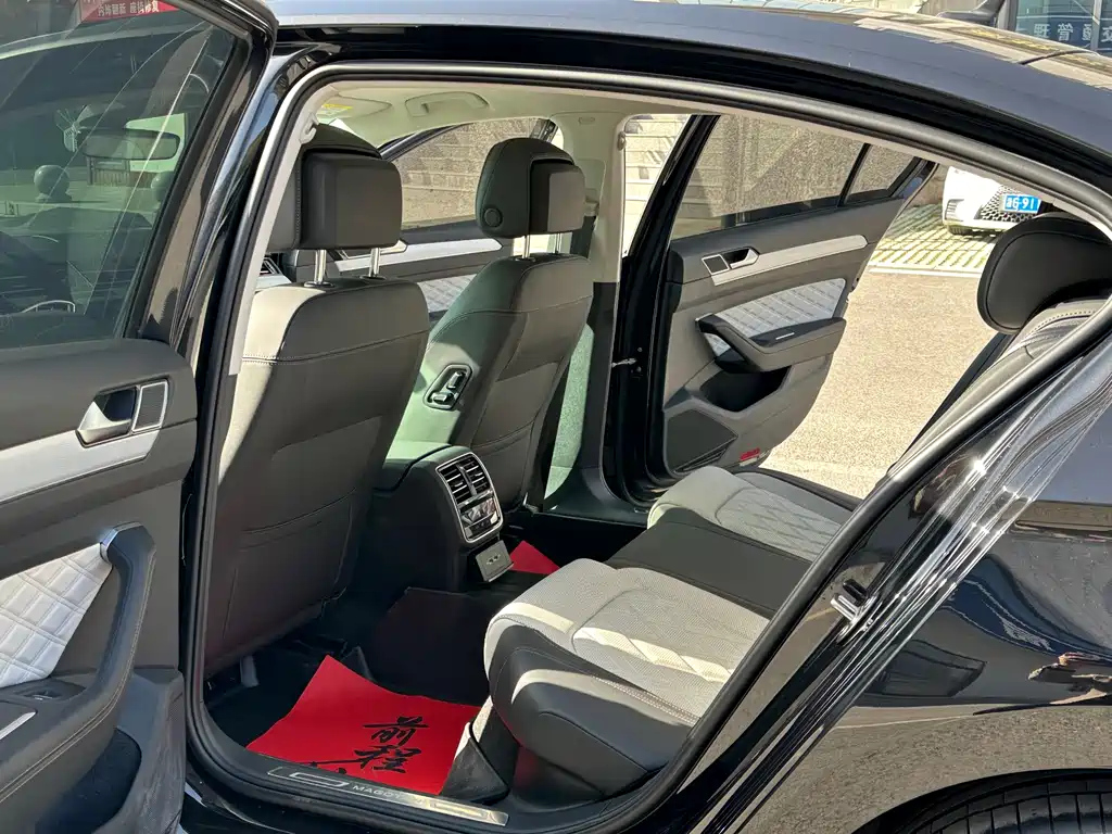 VOLKSWAGEN MAGOTAN 2024