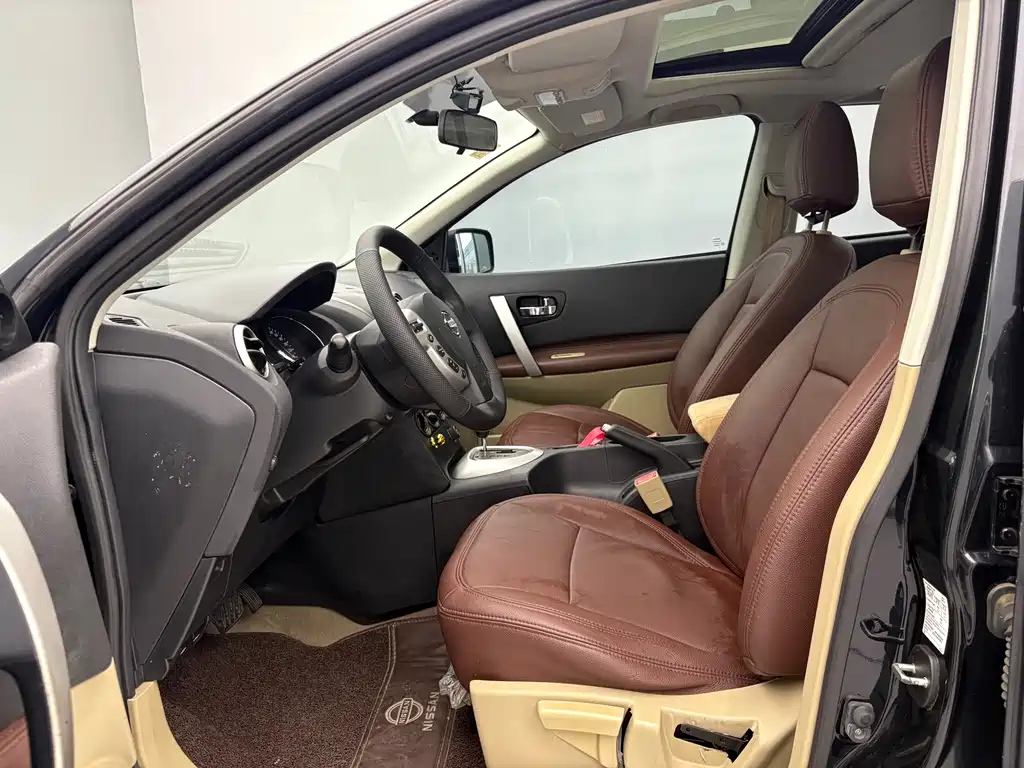 NISSAN QASHQAI 2015