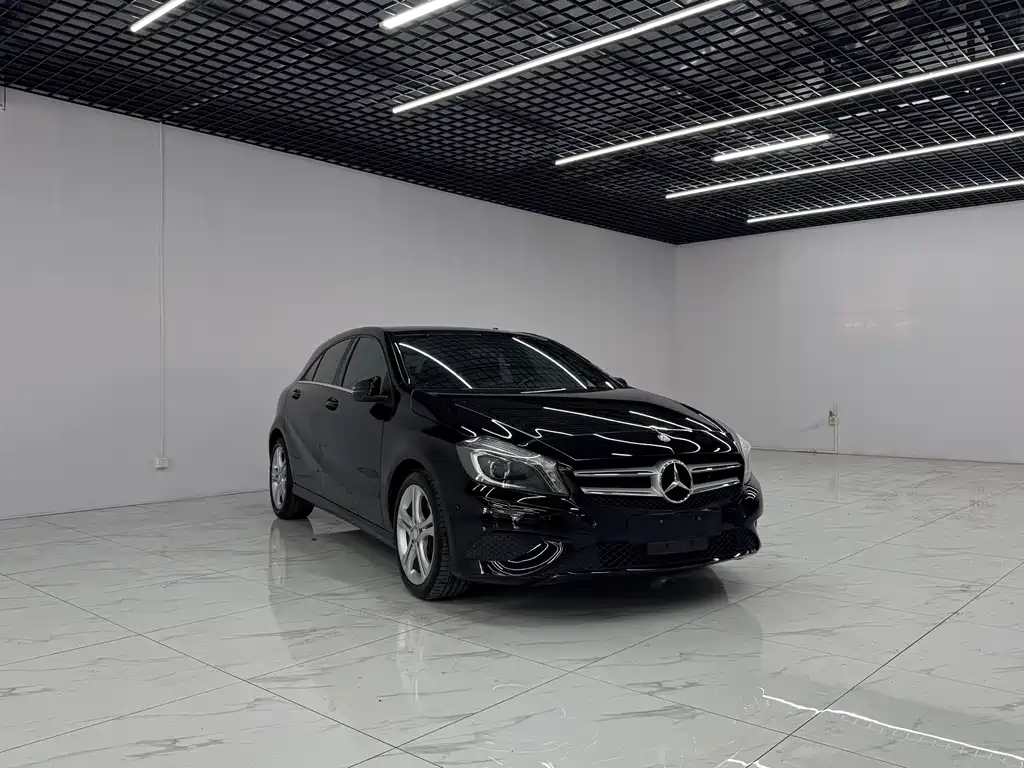 MERCEDES BENZ A-CLASS IMPORT 2015
