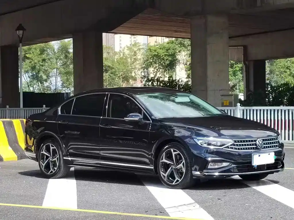 VOLKSWAGEN MAGOTAN 2023