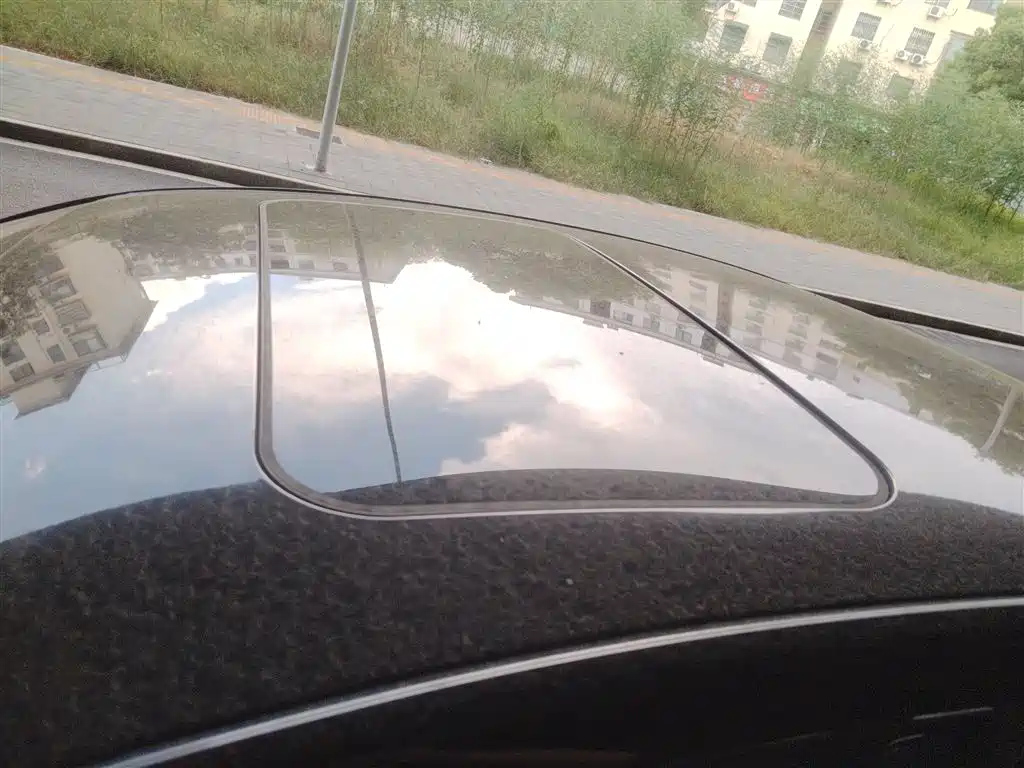 VOLKSWAGEN BORA 2015
