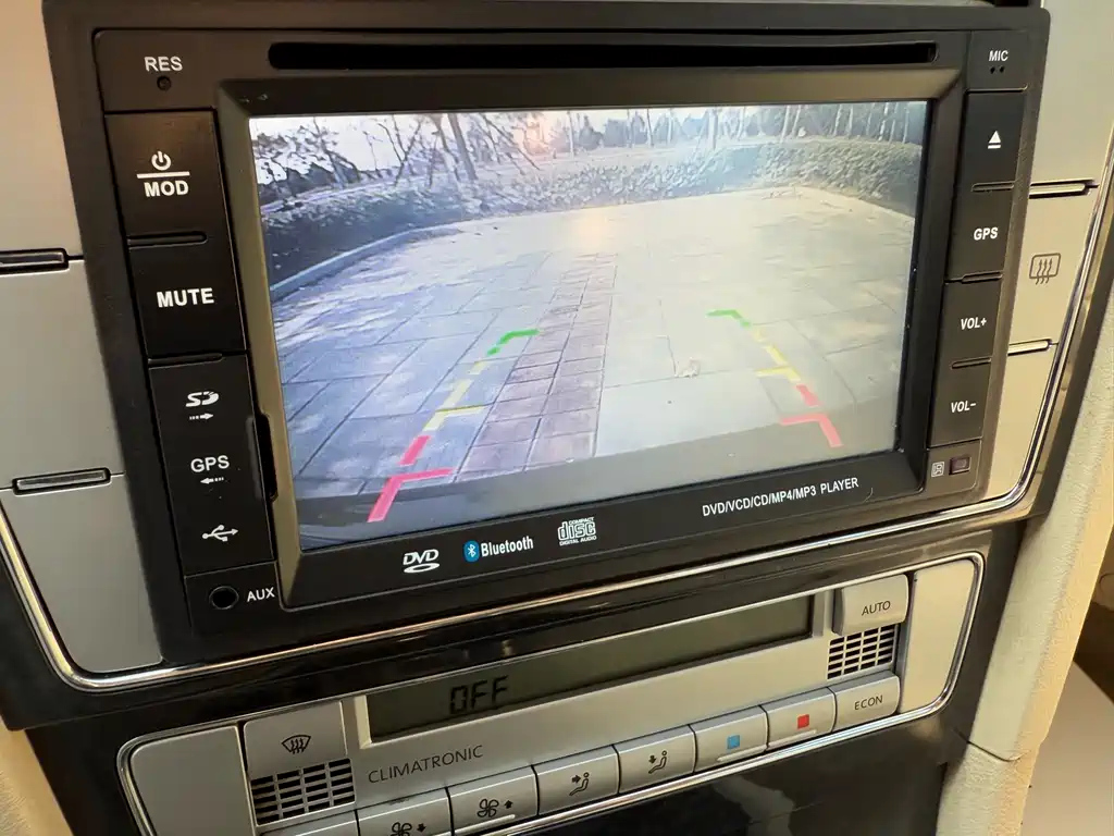 VOLKSWAGEN PASSAT LINGYU 2009