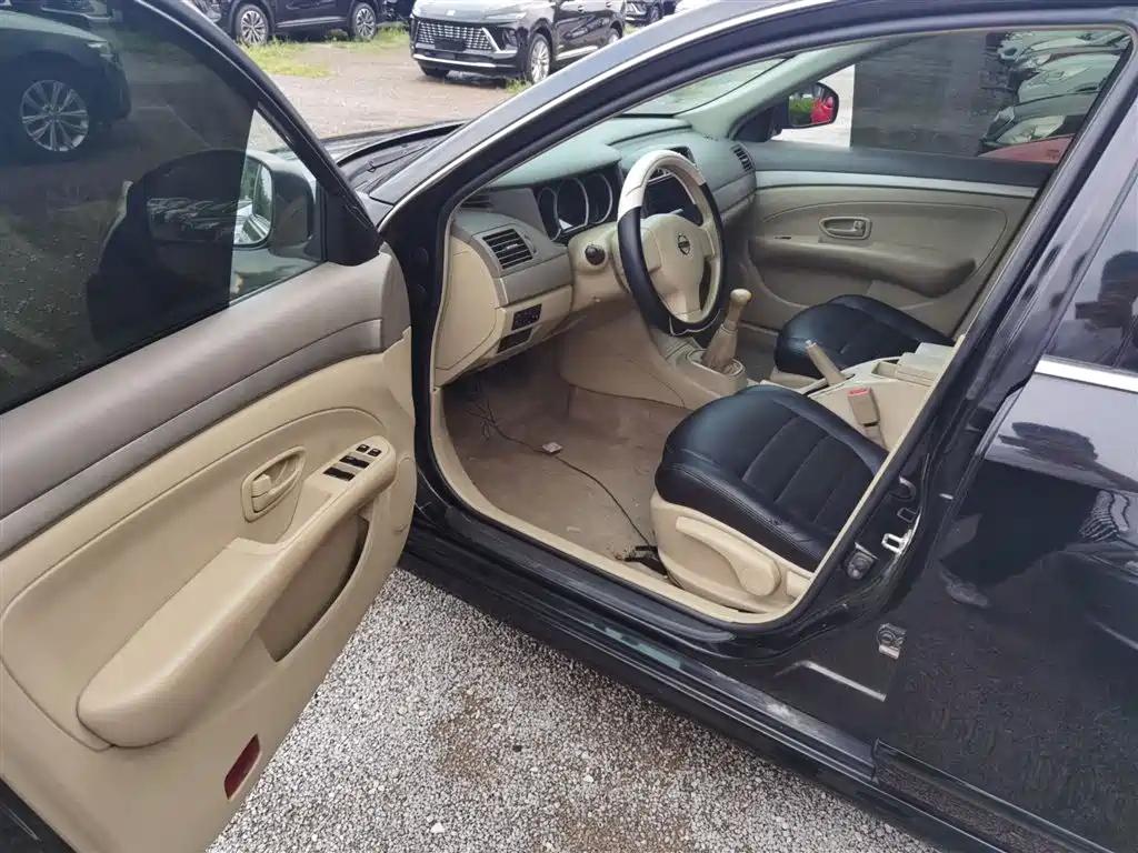 NISSAN SYLPHY 2018