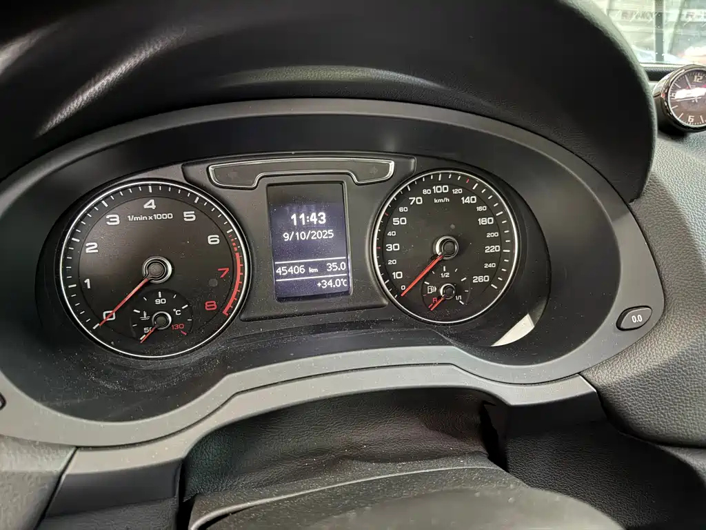 AUDI Q3 2018