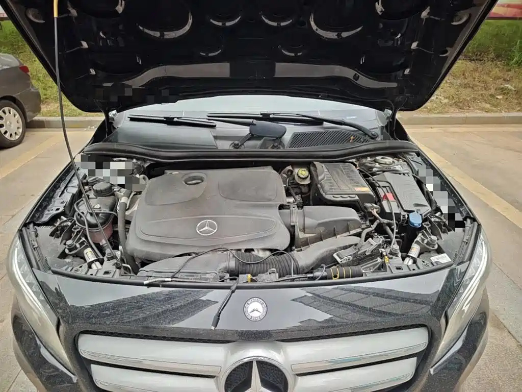 MERCEDES BENZ GLA 2015