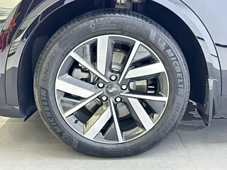 LI AUTO L8  2023 YEAR PRO 2023