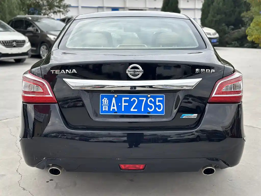 NISSAN TEANA 2015