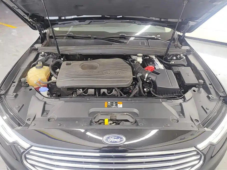FORD TAURUS 2019