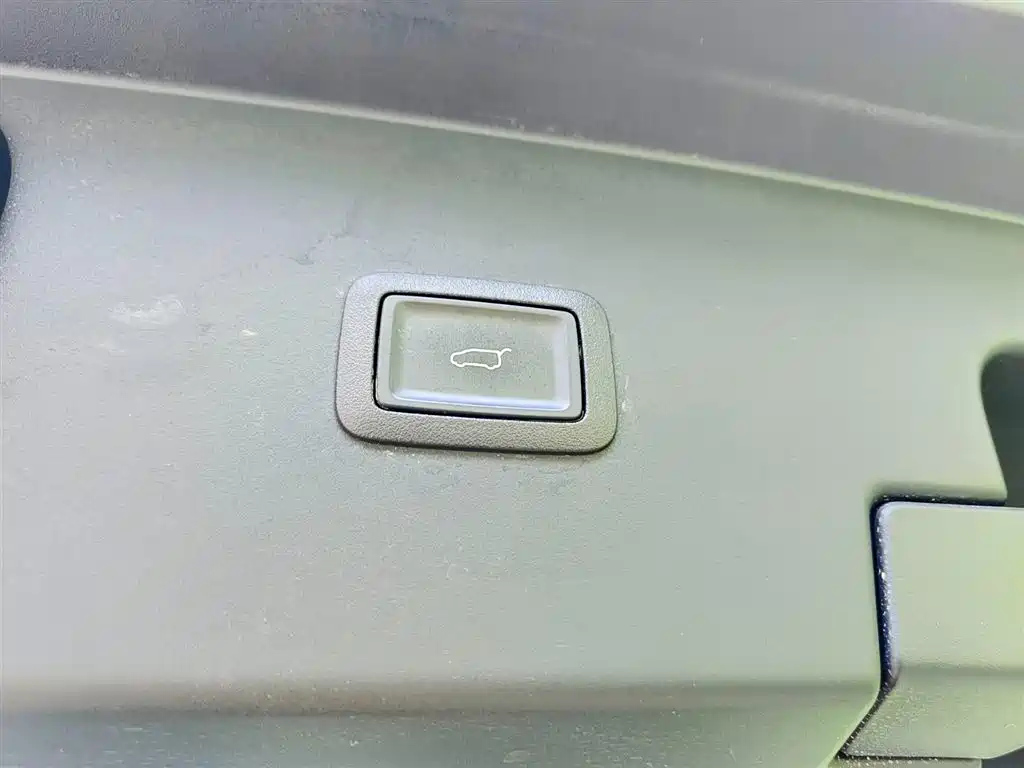 HONGQI HQ9 2023