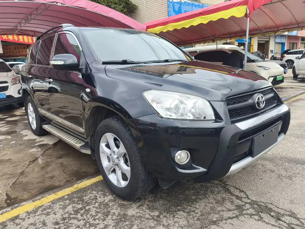 TOYOTA RAV4 RONGFANG 2013