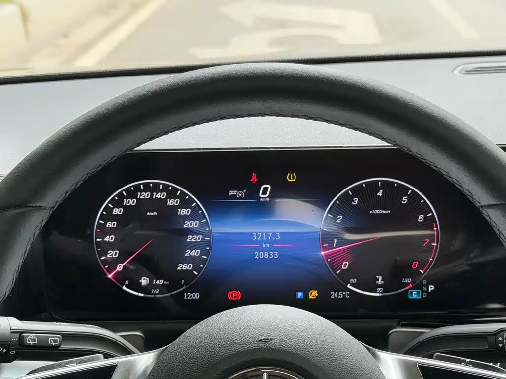 MERCEDES BENZ GLB 2023