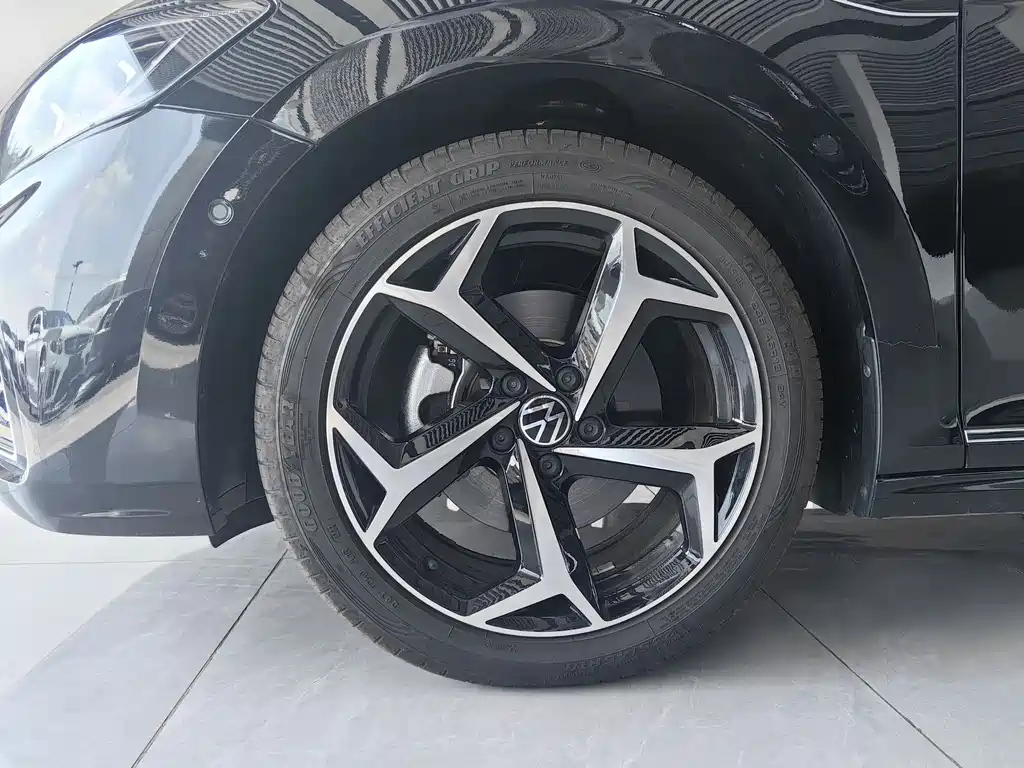 VOLKSWAGEN PASSAT 2024