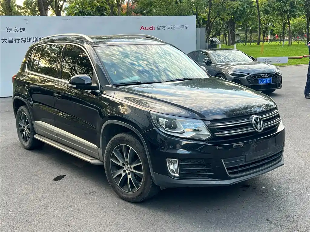 VOLKSWAGEN TIGUAN 2015
