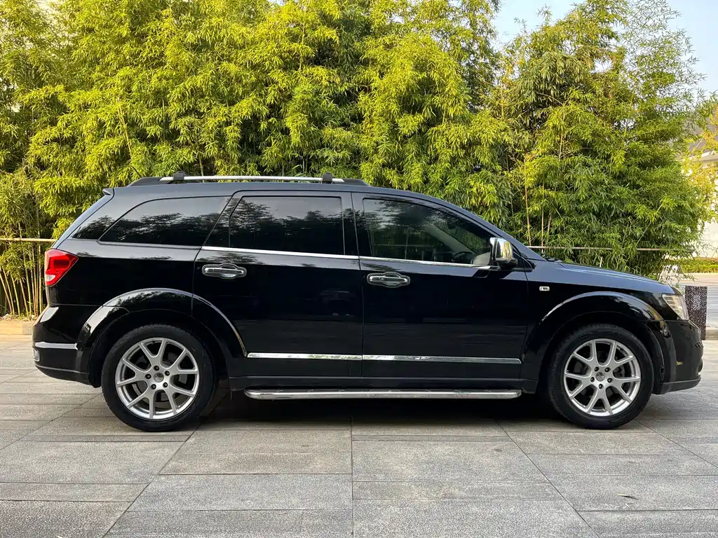 DODGE JCUV 2013