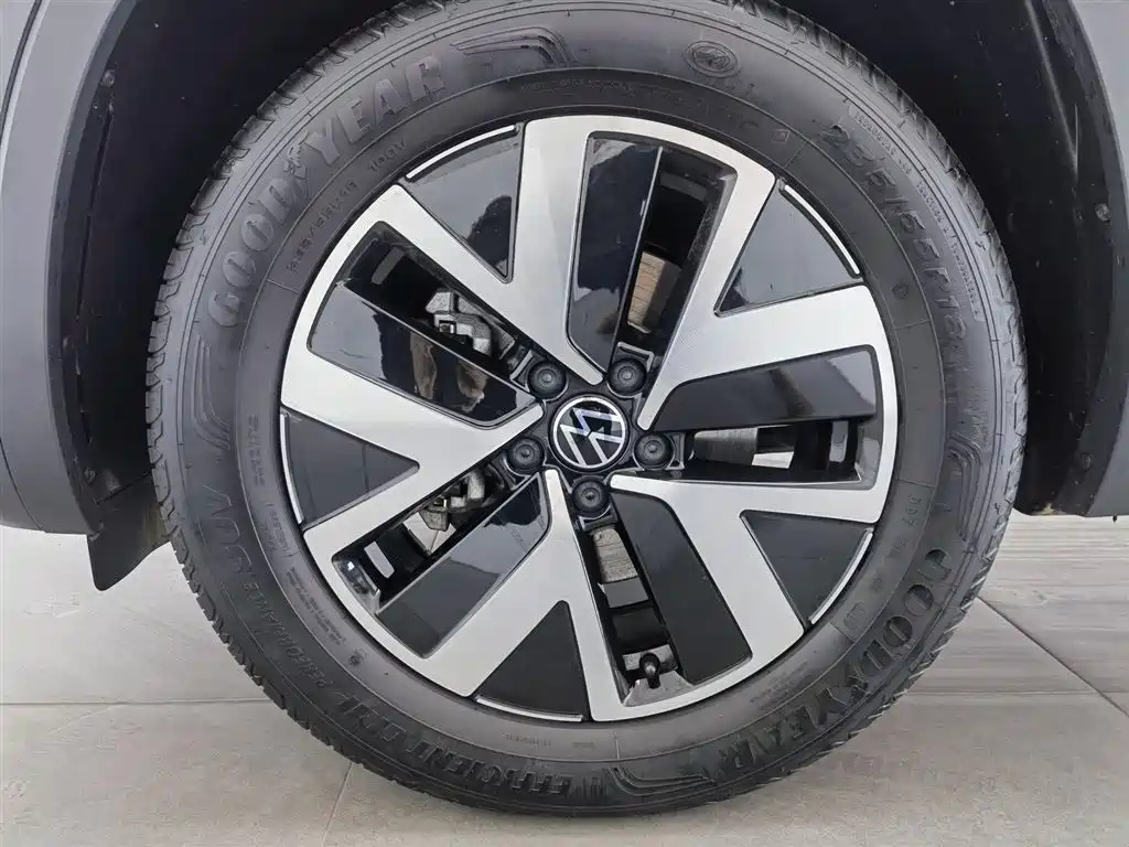 VOLKSWAGEN TAYRON 2024