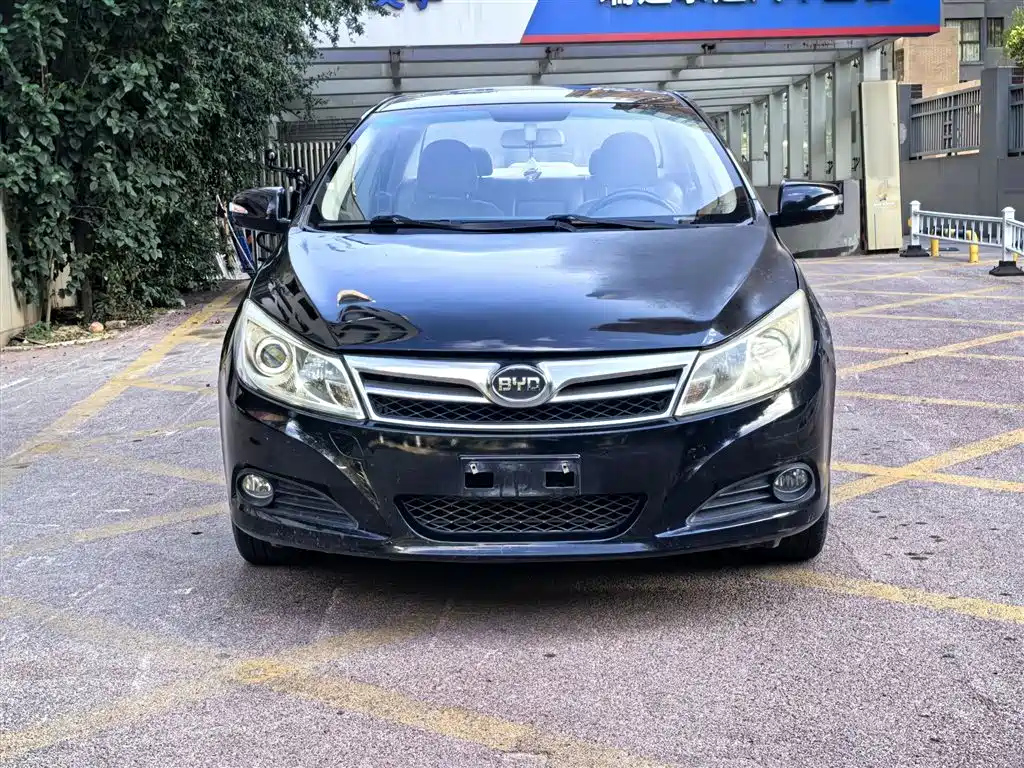 BYD SURUI 2013
