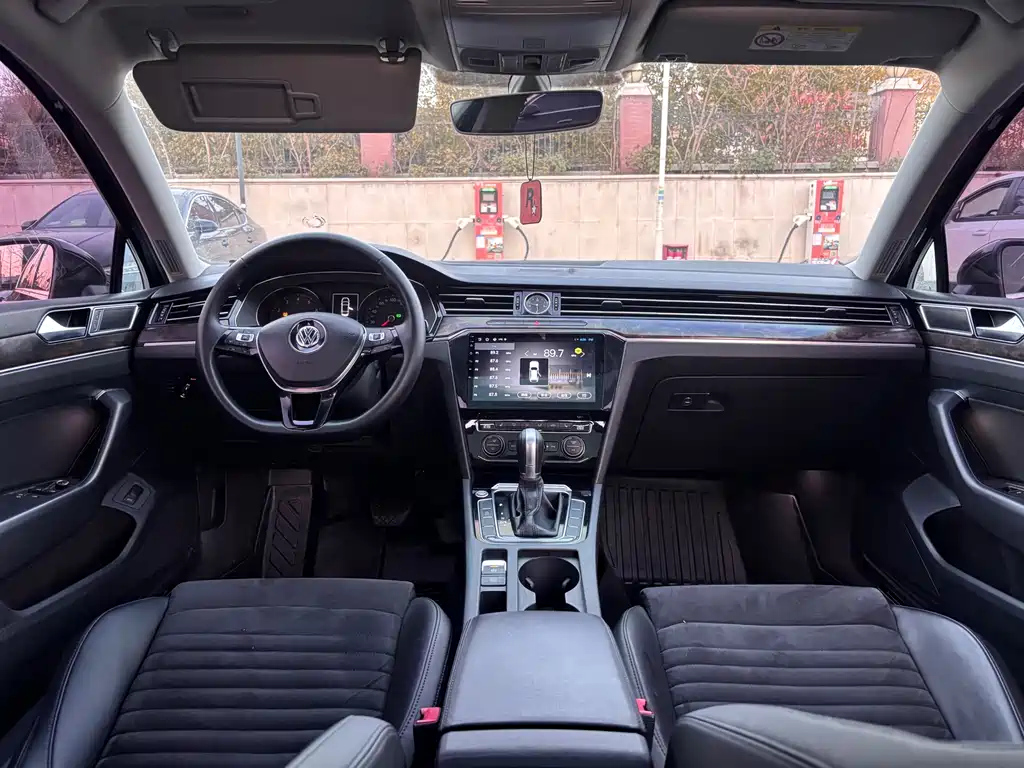 VOLKSWAGEN MAGOTAN 2018