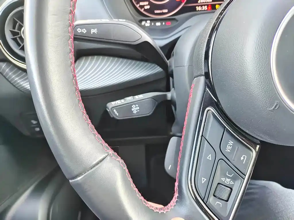 AUDI Q2L 2024